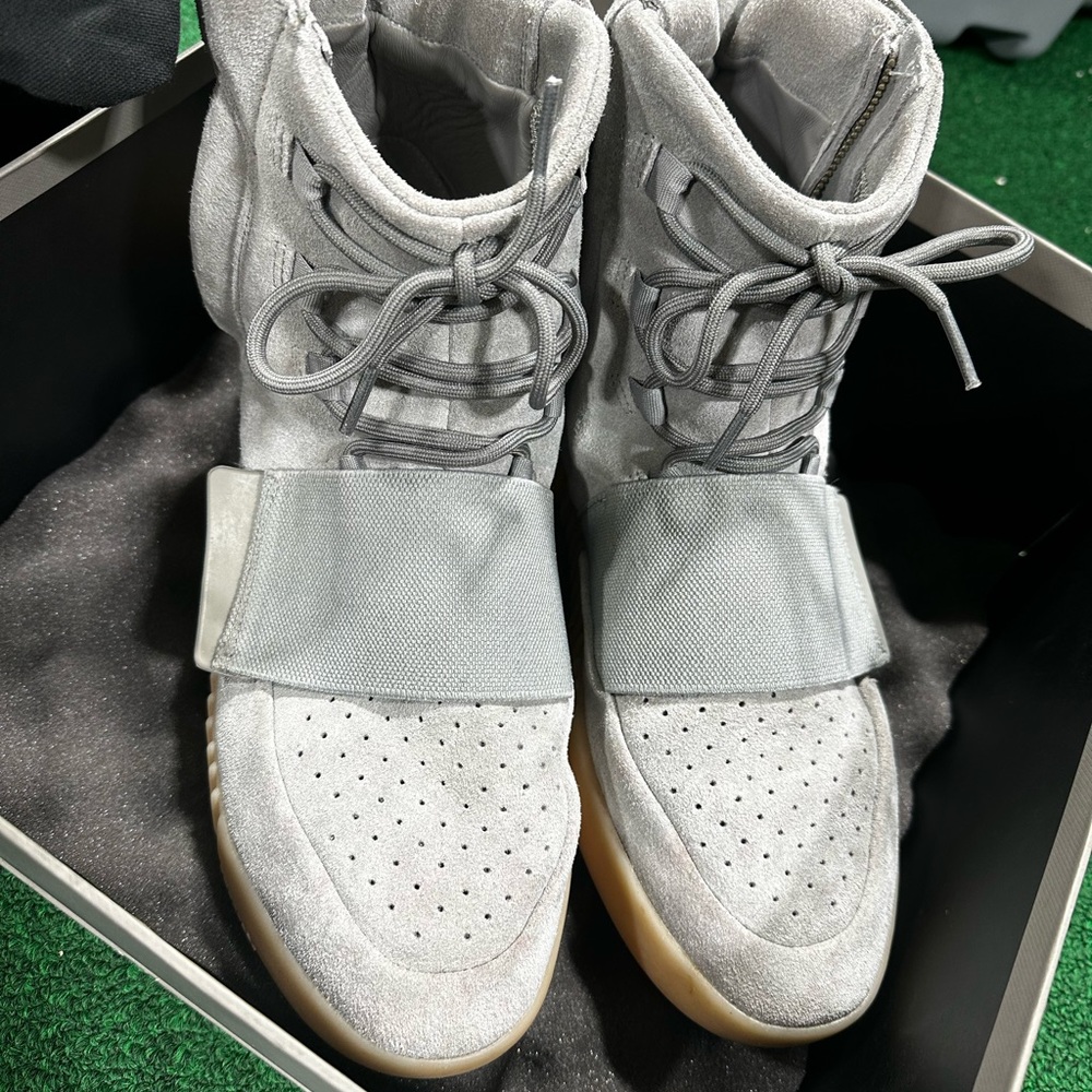 Adidas Yeezy Boost 750